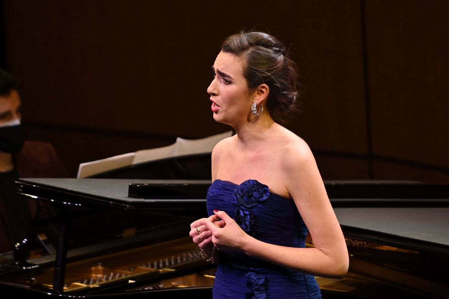 La mezzo-soprano espagnole Carmen Artaza obtient le premier prix du 58e Concours ténor Viñas